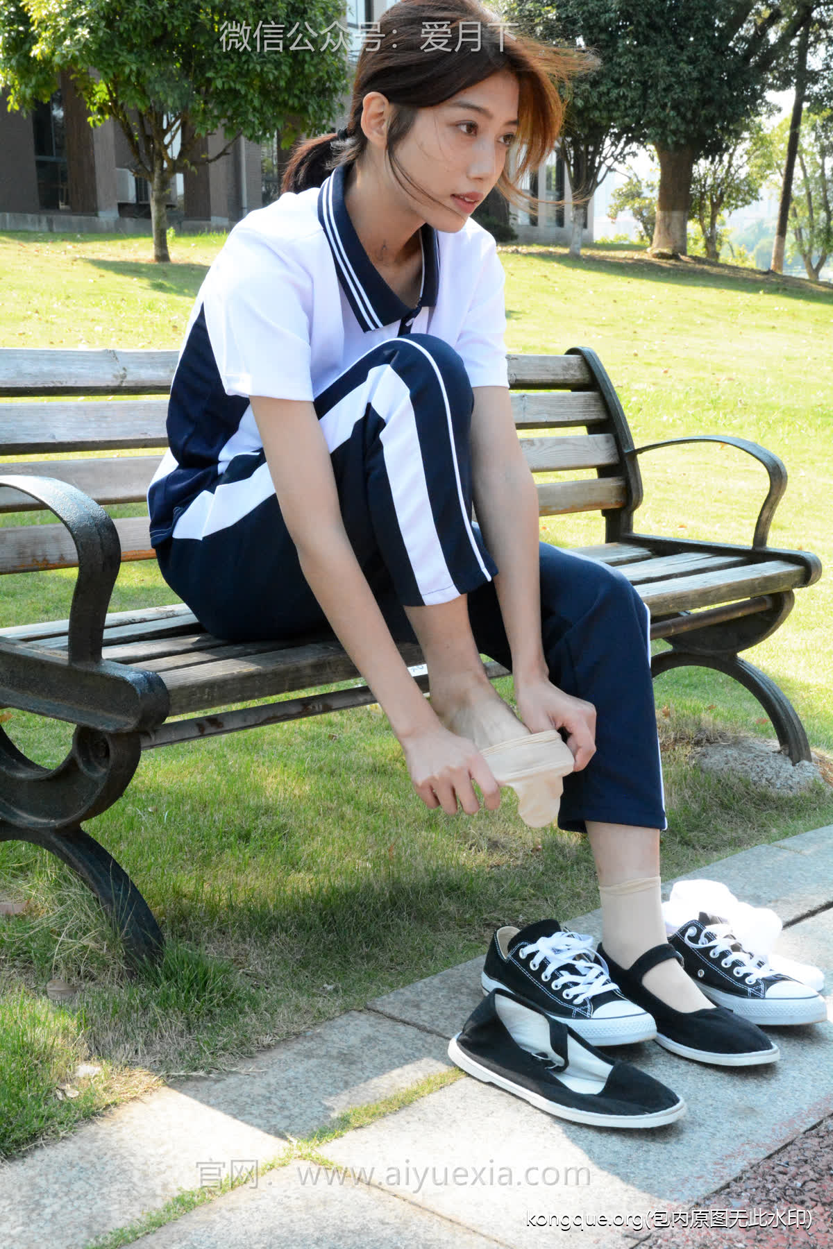 爱月下 NO.004 秀秀【浅发校服】其实我喜欢酷酷的,今天第一期被安排了校服!_0081