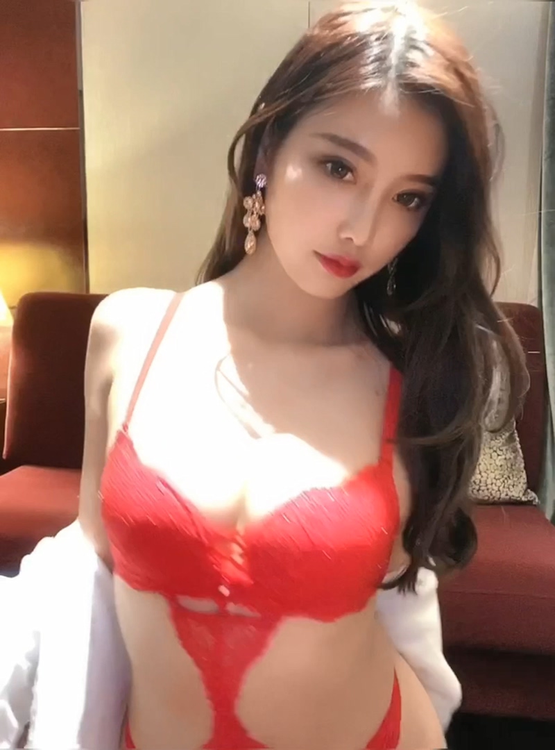 图片[2]-秀人超人气女神-杨晨晨露脸脱内衣半裸诱惑 浴室脱内衣[无水印1V-346M] - 孔雀海|珍藏合集-孔雀海|珍藏合集